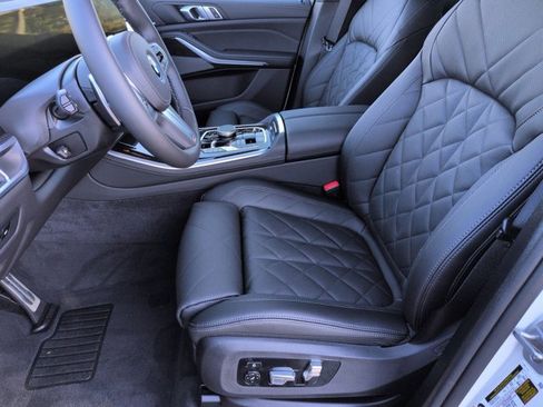 New 2026 BMW X5 xDrive50e image 4