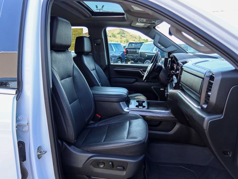 Used 2024 Chevrolet Silverado 3500 LTZ w/ LTZ Convenience Package AWD/4WD image 17