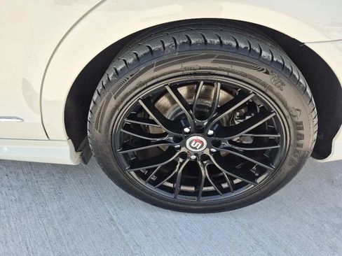 Used 2011 Mercedes-Benz C 300 4MATIC Sedan w/ Multimedia Pkg image 9