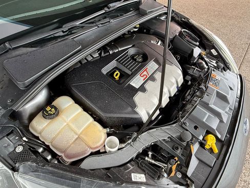 Used 2017 Ford Focus ST image 17