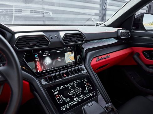 Used 2024 Lamborghini Urus S AWD/4WD image 67
