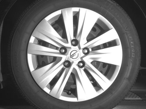 Used 2025 Nissan Sentra S FWD image 14