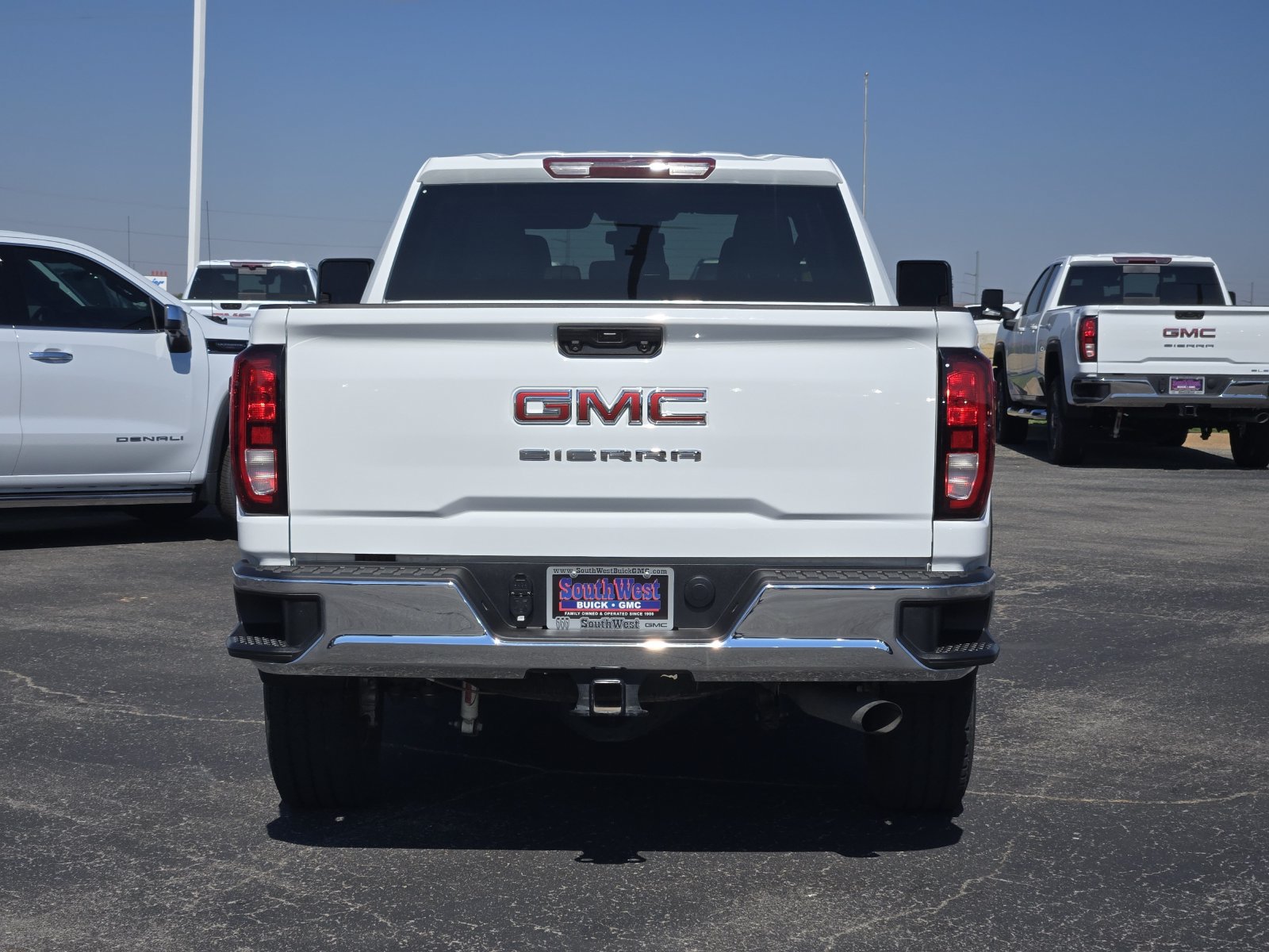 Used 2025 GMC Sierra 2500 Pro w/ Convenience Package AWD/4WD image 8