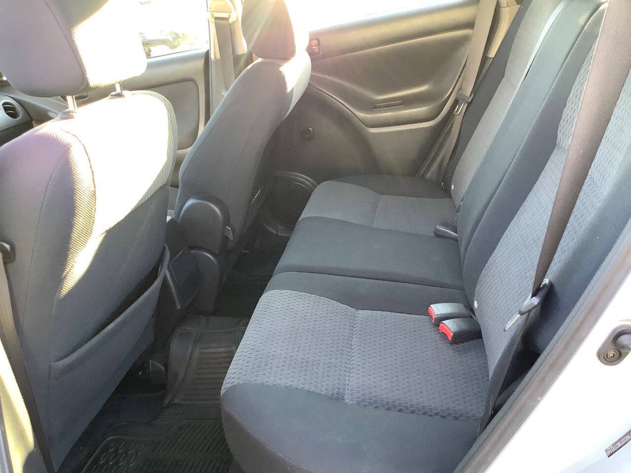 Used 2006 Toyota Matrix FWD image 23