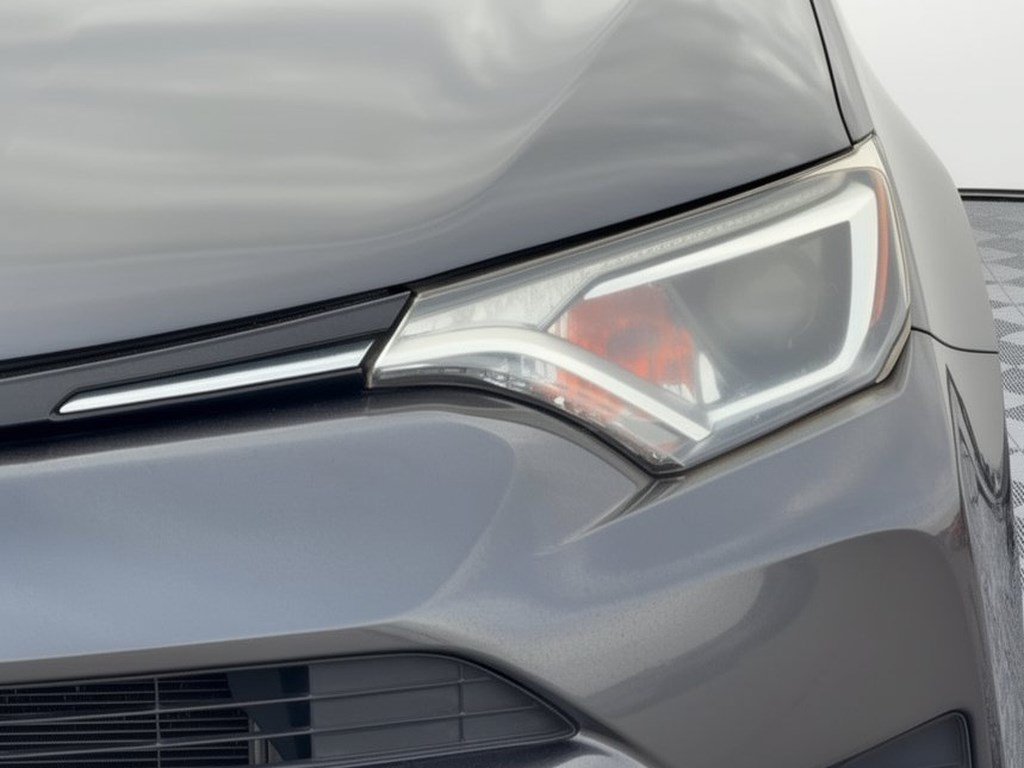 Used 2018 Toyota RAV4 LE w/ All Weather Liner Package FWD image 12