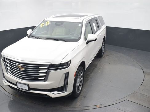 Used 2023 Cadillac Escalade ESV Premium Luxury Platinum w/ Heavy-Duty Trailer Package image 43