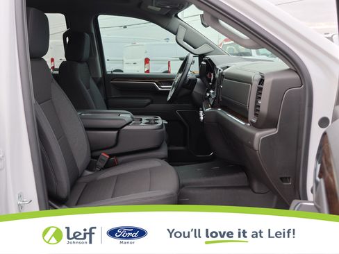 Used 2025 GMC Sierra 1500 Elevation image 37