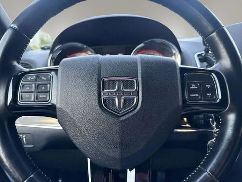 Used 2019 Dodge Grand Caravan SXT w/ Blacktop Package FWD image 15