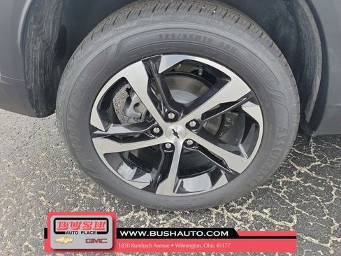 New 2026 Chevrolet Trax RS w/ Sunroof Package FWD image 5