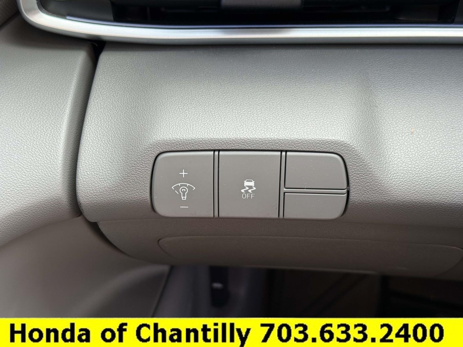 Used 2024 Hyundai Elantra SEL w/ Convenience Package FWD image 23