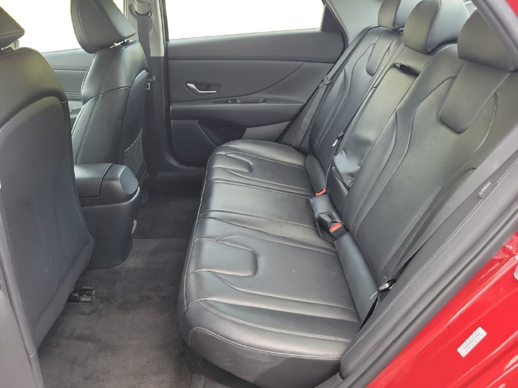 Used 2025 Hyundai Elantra Limited FWD image 25