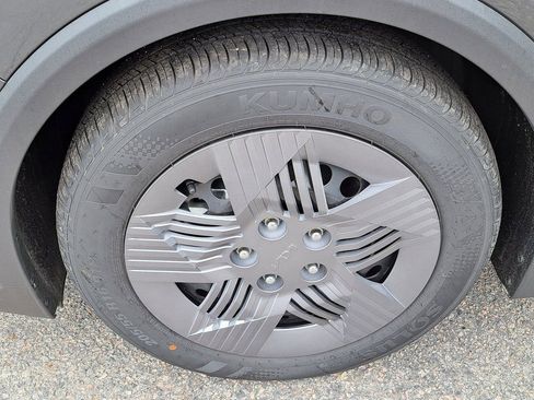 New 2025 Kia K4 LX image 16