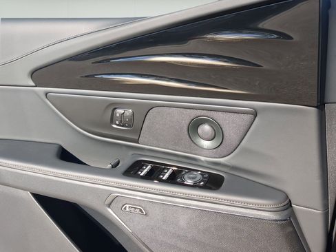 New 2026 Lincoln Nautilus Premier w/ Equipment Group 102A AWD/4WD image 12