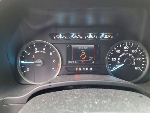 Used 2018 Ford F150 XLT w/ Equipment Group 302A Luxury image 4