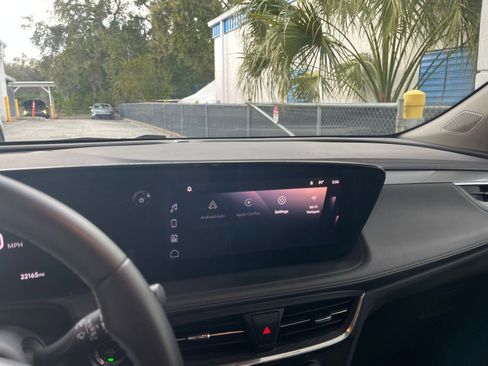 Used 2025 Buick Encore GX Preferred image 17