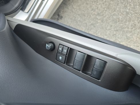 Used 2024 Toyota Camry SE image 27