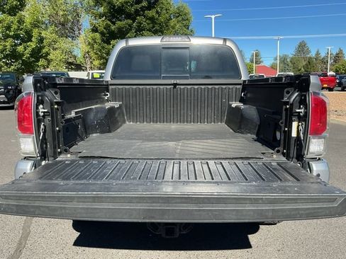 Used 2018 Toyota Tacoma Limited AWD/4WD image 23