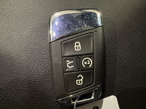 Used 2023 Volkswagen Atlas Cross Sport SEL image 26