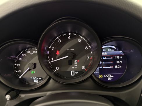 Certified 2025 Porsche Macan image 48