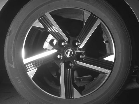 Used 2025 Nissan Sentra SV FWD image 13