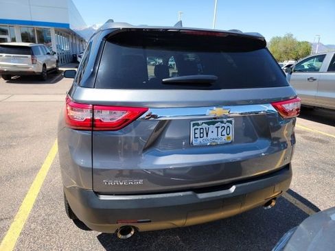 Used 2021 Chevrolet Traverse LT image 5