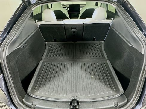 Used 2024 Tesla Model Y Long Range image 27