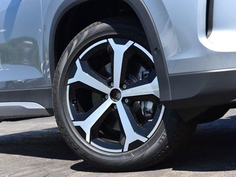 New 2026 Volkswagen Tiguan SE AWD/4WD image 3