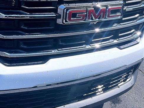 Used 2025 GMC Acadia Elevation FWD image 30