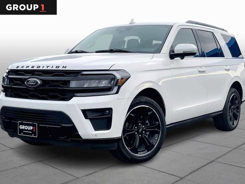 Used 2023 Ford Expedition Limited image 1