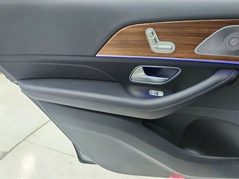 Used 2025 Mercedes-Benz GLS 450 GLS 450 image 35