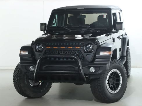 Used 2018 Jeep Wrangler Unlimited Sport S AWD/4WD image 3