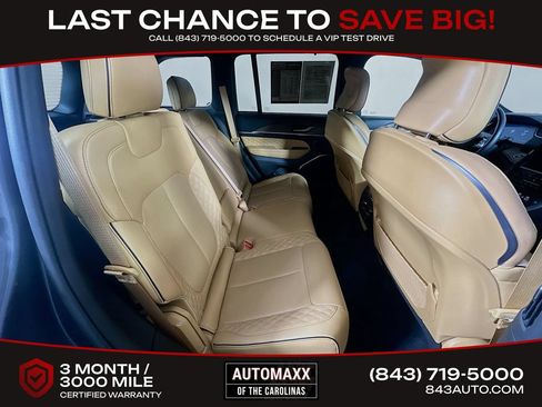 Used 2022 Jeep Grand Cherokee Summit w/ Luxury Tech Group V AWD/4WD image 11