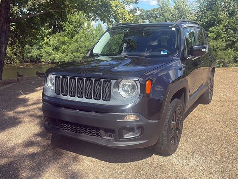 Used 2016 Jeep Renegade Latitude AWD/4WD image 11