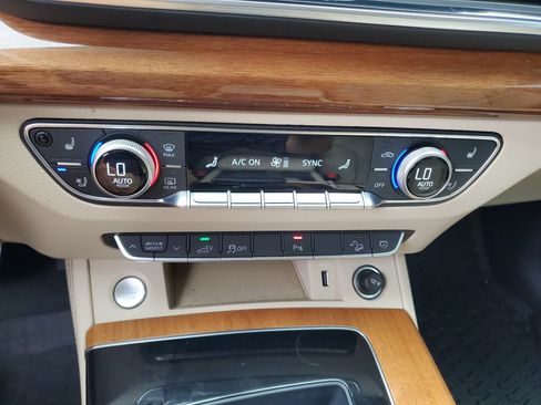 Used 2022 Audi Q5 e Premium Plus image 24