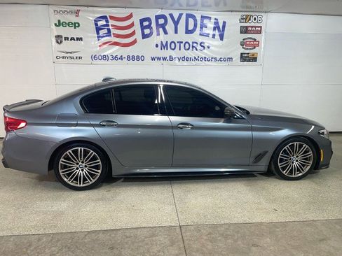 Used 2018 BMW M550i xDrive image 1