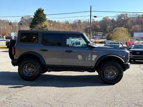 New 2025 Ford Bronco Badlands image 3