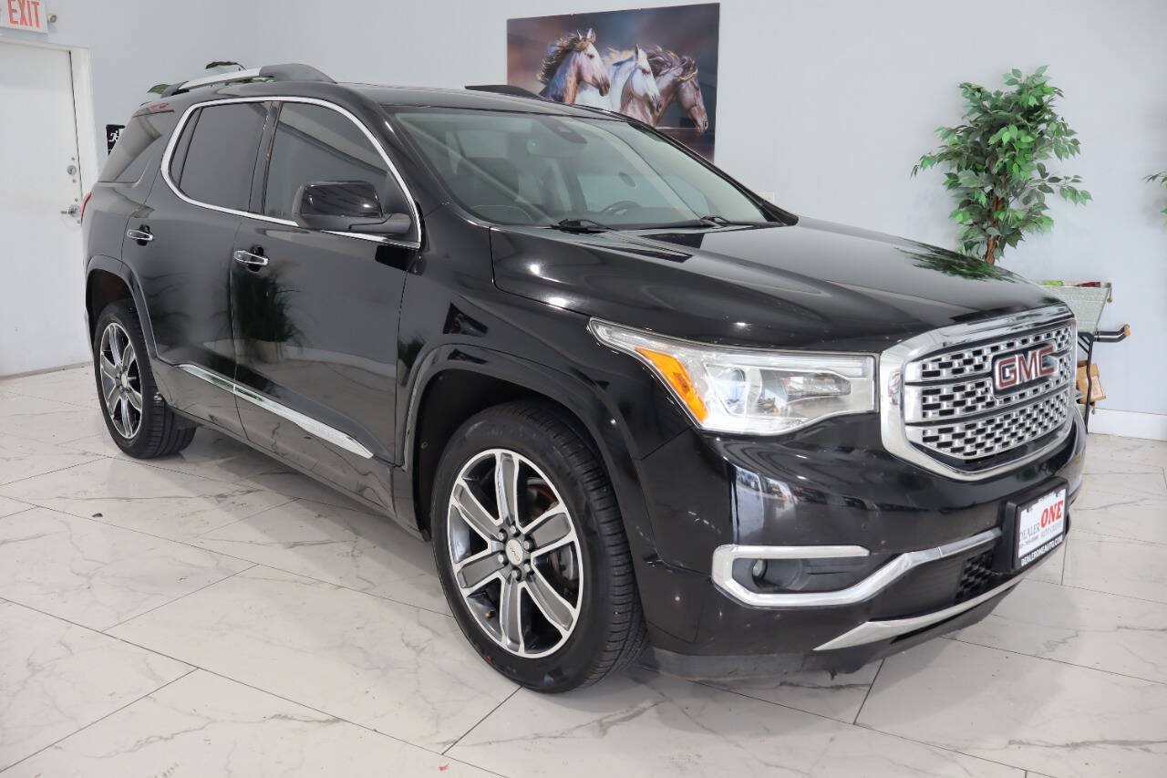 Used 2018 GMC Acadia Denali w/ Technology Package FWD image 1