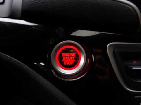 Used 2022 Honda Pilot Touring image 25