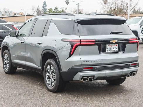 Used 2026 Chevrolet Traverse LT w/ Driver Confidence Package image 2