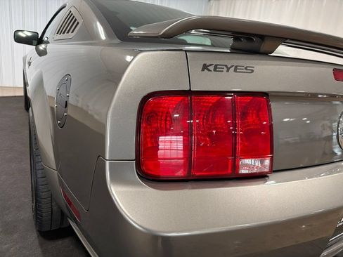 Used 2005 Ford Mustang GT RWD image 15