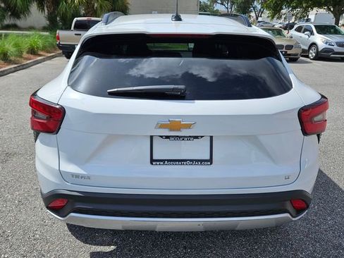 Used 2024 Chevrolet Trax LT w/ Driver Confidence Package image 10
