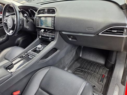 Used 2018 Jaguar F-PACE Premium AWD/4WD image 19