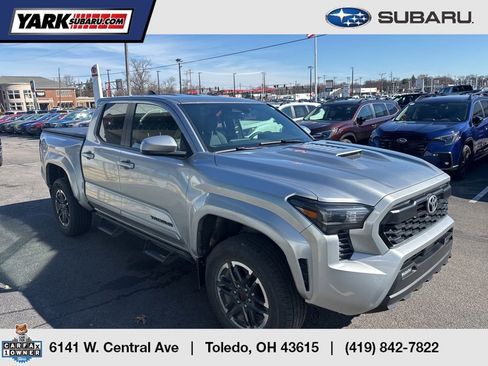 Used 2024 Toyota Tacoma TRD Sport image 1
