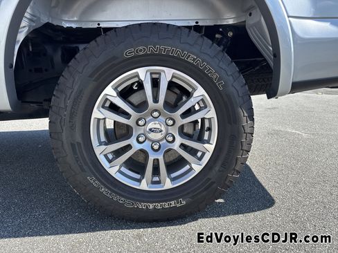 Used 2020 Ford F150 Lariat image 32