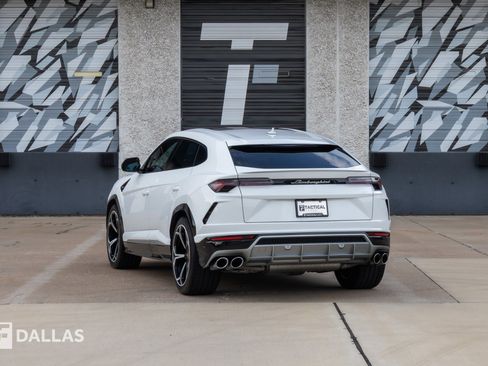 Used 2020 Lamborghini Urus image 11