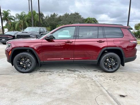 New 2025 Jeep Grand Cherokee L Altitude image 4