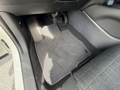 New 2026 Honda HR-V LX image 15