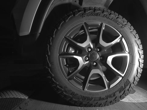 Used 2025 Jeep Compass Trailhawk image 12