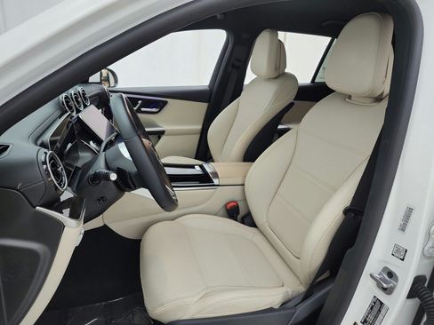 Used 2024 Mercedes-Benz GLC 300 image 15