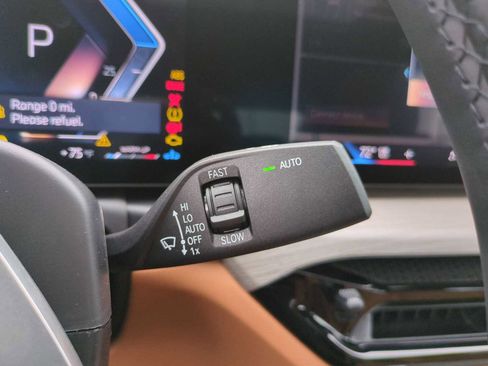 Used 2025 BMW 330i xDrive Sedan w/ Convenience Package image 27